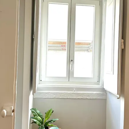 Apt Manuel Bernardes 2Q junto à Praça das Flores Appartamento *