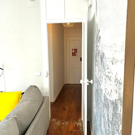 Apt Manuel Bernardes 2Q junto à Praça das Flores *