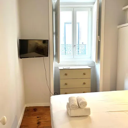 Apt Manuel Bernardes 2Q junto à Praça das Flores Appartamento *