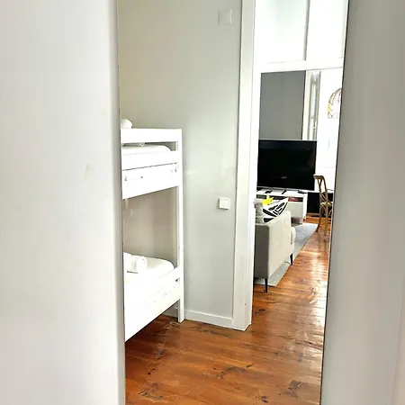 Apt Manuel Bernardes 2Q junto à Praça das Flores