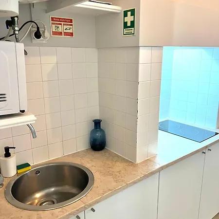 Apt Manuel Bernardes 2Q junto à Praça das Flores Appartamento Lisbona