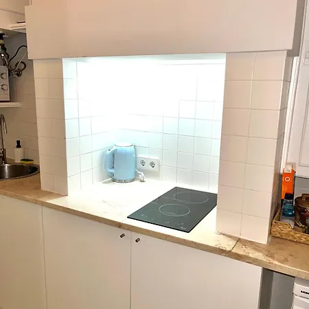 Appartamento Apt Manuel Bernardes 2Q junto à Praça das Flores Lisbona